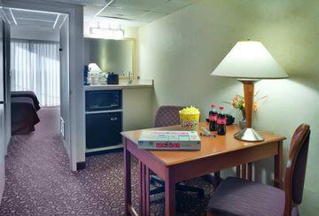 Embassy By Hilton Will Rogers Airport Hotel 4*