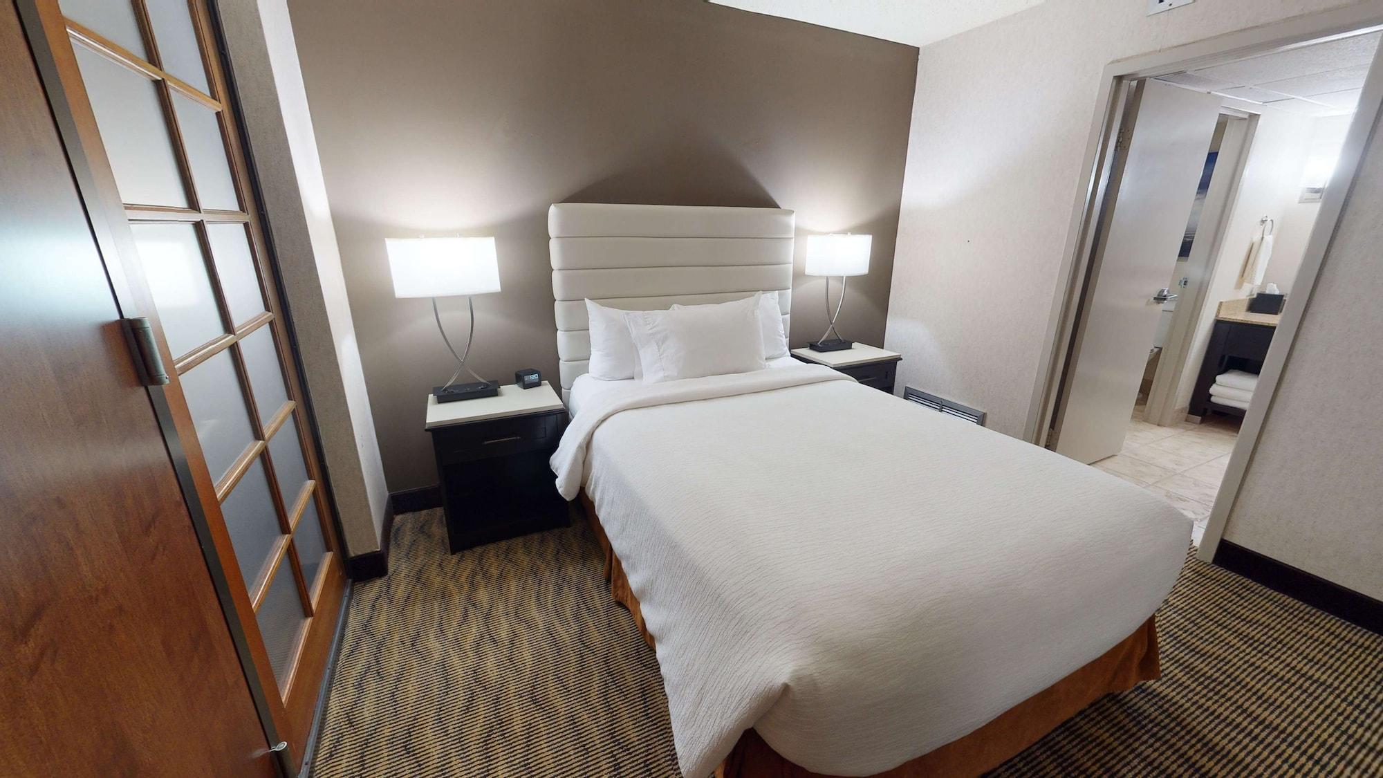 Embassy By Hilton Will Rogers Airport 4*