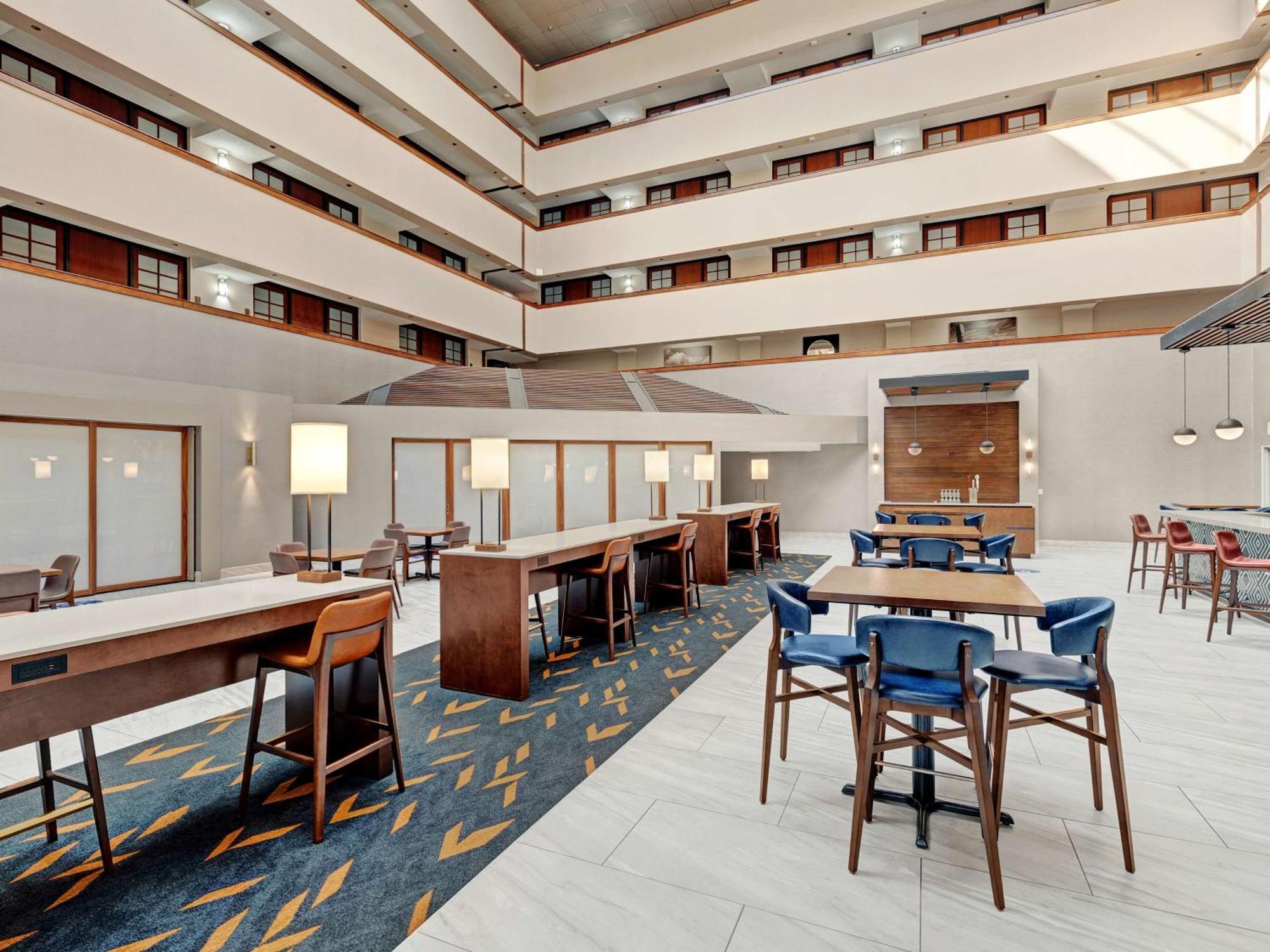 Embassy By Hilton Will Rogers Airport 4*