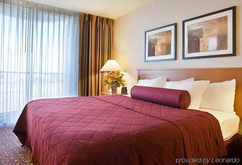 Embassy By Hilton Will Rogers Airport Hotel