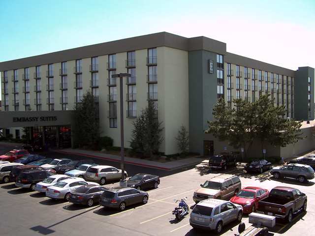 Hotel Embassy By Hilton Will Rogers Airport