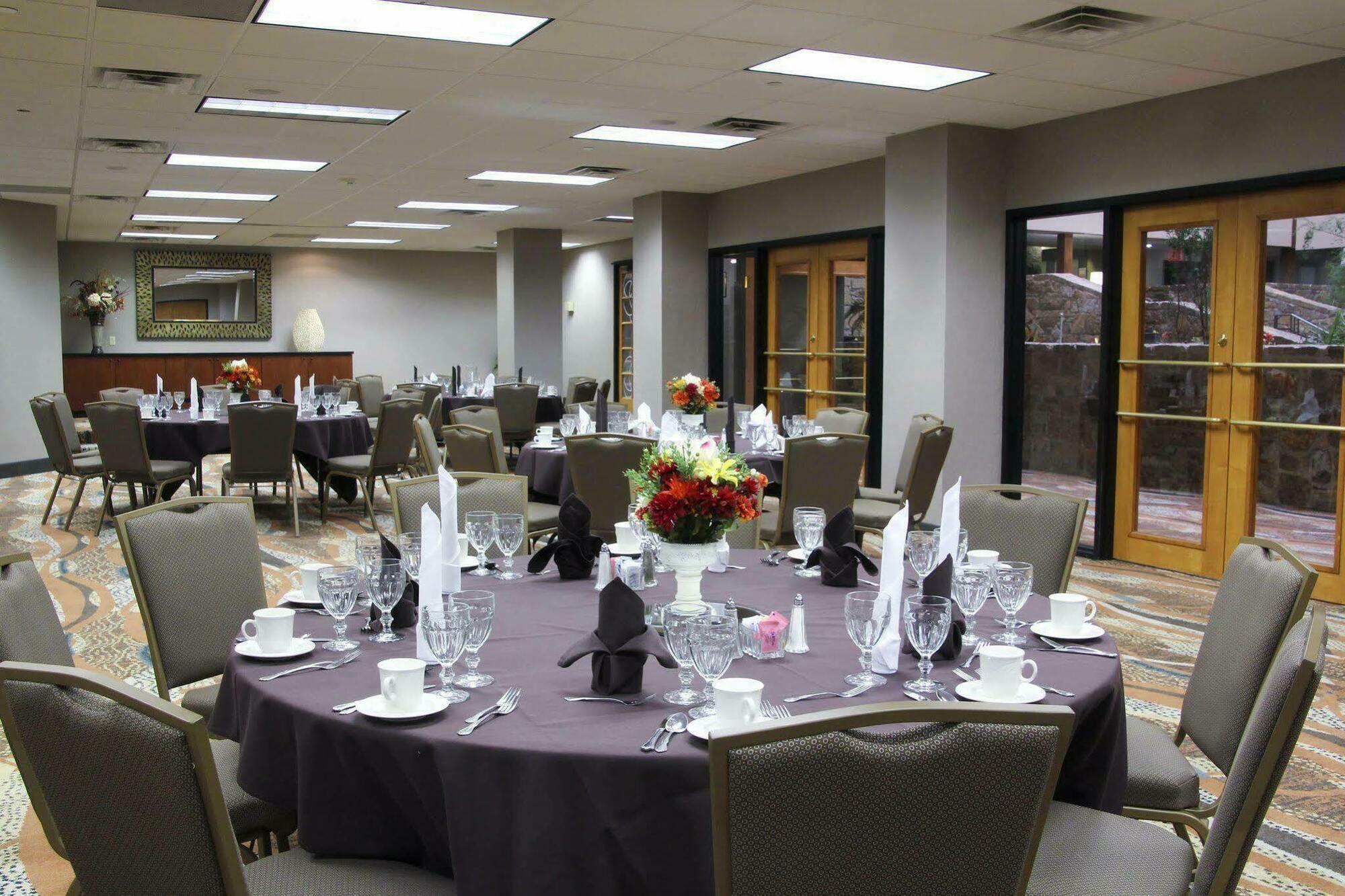 Embassy By Hilton Will Rogers Airport Hotel